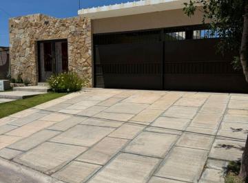 Casa de 4 ambientes, Maipú · Casa en Venta - Barrio Privado Rincón de Mitre, Coquimbito, Maipú