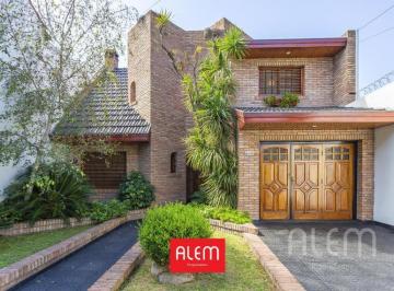 Casa · 227m² · 5 Ambientes · 2 Cocheras · Casa - Lomas de Zamora Oeste