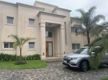 Casa · 250m² · 5 Ambientes · Alquiler Casa Al Golf San Isidro Labrador - Villanueva - Tigre