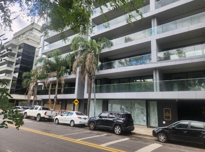 Impec. Depto en Belgrano Chico - 3 Amb. Al Fte C/bc Tza - 2 Dorm. en Suite - Toil - 2 Coch - Impec. Amenities