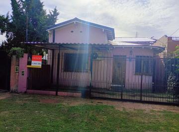 Casa · 225m² · 4 Ambientes · 1 Cochera · Casa 4 Ambientes Ezpeleta Nuevo Valor con Pileta