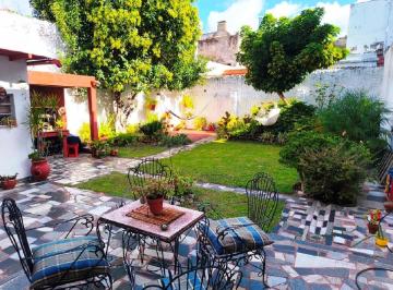 Casa · 167m² · 3 Ambientes · 2 Cocheras · Casa en Venta - Ciudad Madero – 3 Ambientes - Jardín - Cochera