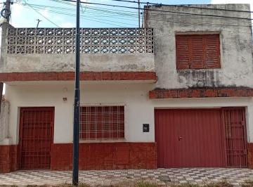 Casa · 105m² · 5 Ambientes · Se Vende 2 Casas en B° Colon, Oportunidad de Inversión