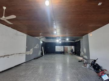 Local comercial de 2 ambientes, Aguilares · Salon Comercial Amplio con Departamento