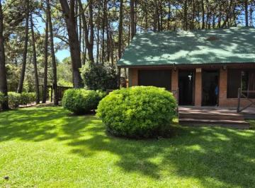 Casa de 3 ambientes, Mar Azul · Dos Duplex a 2 Cuadras del Mar - Totalmente Amobladas