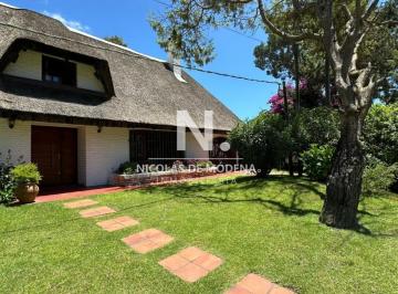 Foto1 · En Venta Casa en San Rafael, de 4 Dorm. Mas Dep, con 2 Cocheras