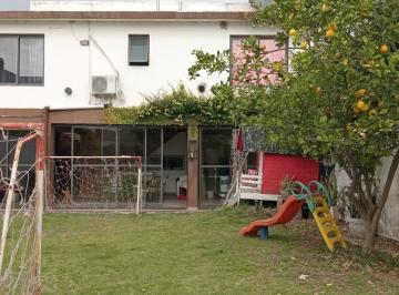 Casa · 220m² · 8 Ambientes · Excelente y Amplia Casa en Barrio Colon! Oportunidad 120 Mil Usd!