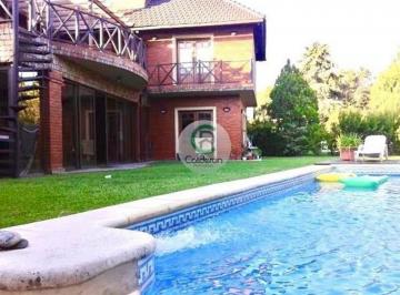 Casa · 350m² · 5 Ambientes · 5 Cocheras · Casa en Alquiler Country Club Banco Provincia