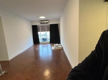 Departamento de 4 ambientes, Balvanera · Muy Buen Departamento 4 Ambientes Totalmente Reciclado a Nuevo,. Ampli