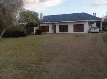 Casa · 84m² · 5 Ambientes · 3 Cocheras · Casa en Venta en Lisandro Olmos