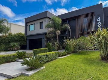 Casa · 296m² · 4 Ambientes · 2 Cocheras · Casa en Venta 4 Amb Haras de Santa Maria