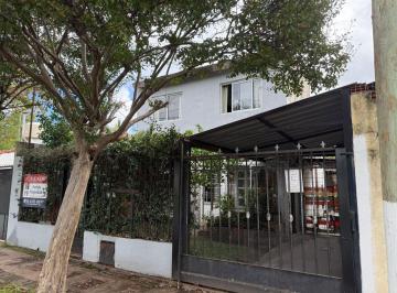 Casa · 150m² · 4 Ambientes · 2 Cocheras · Chalet 4 Ambientes en Ituzaingo