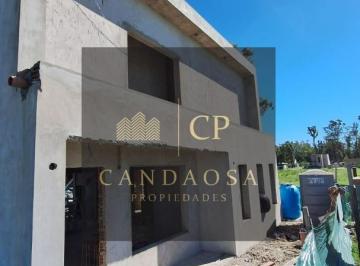 Casa · 165m² · 4 Ambientes · 2 Cocheras · Rbs. Hermosa Casa en Barrio Santa Sofia, Pilar del Este