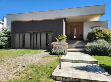 Casa · 486m² · 9 Ambientes · 4 Cocheras · Casa en La Vacherie