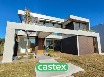 Casa · 553m² · 6 Ambientes · 2 Cocheras · Casa en Venta a Estrenar en Carpinchos