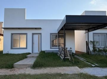 Casa · 45m² · 3 Ambientes · 1 Cochera · Casa en Barrio Náutico Zona Termas San José