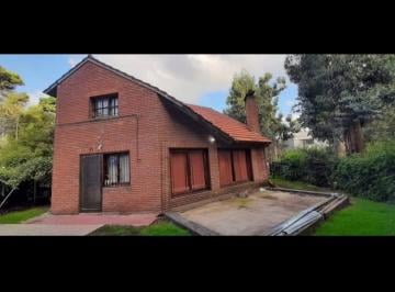 Casa · 126m² · 4 Ambientes · 2 Cocheras · Alquiler 24 Meses! Chalet Cuatro Ambientes en Bosque Perlata Ramos