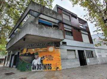 PH de 6 ambientes, Liniers · PH 5 Ambientes con Dependencia en Tres Plantas Sin Expensas