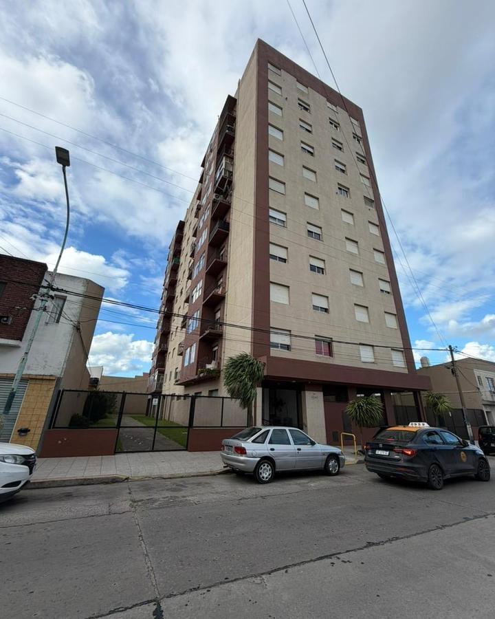 Depto 3 amb, 67m² con balcón y calefacción — Pinos de Anchorena