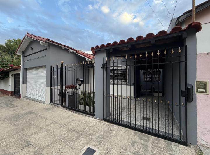 Casa · 172m² · 6 Ambientes · 1 Cochera