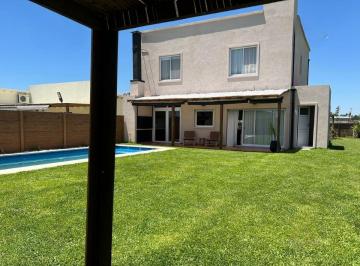 Casa · 459m² · 5 Ambientes · 1 Cochera · Casa en Venta 5 Ambientes - Pilar - con Parquizado Quincho y Pileta