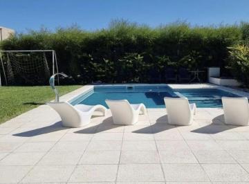 Casa · 260m² · 4 Ambientes · 2 Cocheras · Casa en Venta La Horqueta de Echeverría Canning