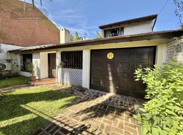 Casa · 286m² · 5 Ambientes · 2 Cocheras · Adrogue - Tres Dorm. - Excelente Ubicacion