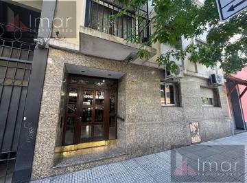 Departamento · 74m² · 4 Ambientes · Venta Departamento 4 Ambientes Luminoso con Lavadero Independiente Balcón Al Frente Valentín Gomez