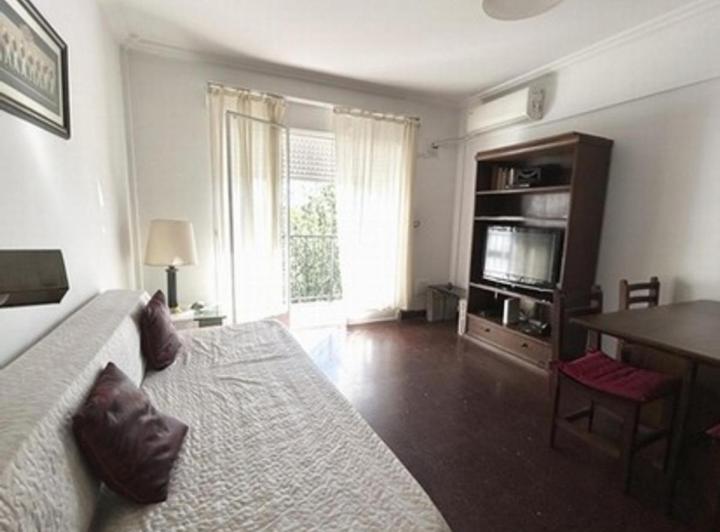 Alquiler – Departamento 3 Ambientes Amoblado en Coglan