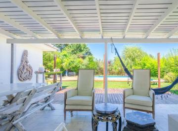 Casa · 220m² · 6 Ambientes · Venta - Casa 6 Ambientes - Piscina - Boca Raton Country Life - Pilar