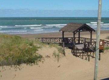 Casa · 65m² · 3 Ambientes · 1 Cochera · Venta de Oportunidad de Inversión en Las Toninas - Financiacion - Duplex 3 Amb Frente Mar!
