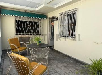 Casa · 146m² · 6 Ambientes · Venta Casa Interna Unica - Dos Dorm. - Barrio Echesortu