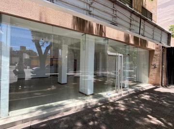 Local comercial , Córdoba · Alq Local Sobre Av Pueyrredon. Amplia Vidriera