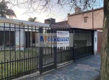 Casa · 300m² · Casa a Refaccionar de 5 Amb con Parque en Moreno Centro