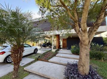 Casa · 320m² · 4 Ambientes · 2 Cocheras · Casa en Alquiler Amoblada Al Agua Barrio Los Lagos Nordelta Argentina