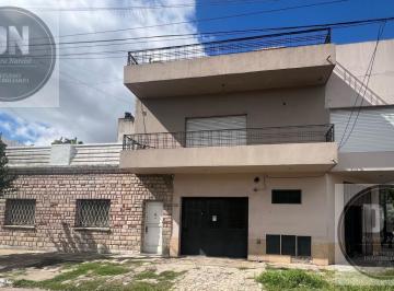 Casa · 140m² · 3 Ambientes · 1 Cochera · Venta Casas de 3 y 2 Ambientes en Bloque San Justo.