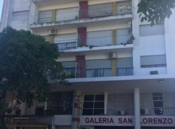 Departamento en Venta de 6 ambientes · Amplio Departamento con Balcón Terraza Al Frente