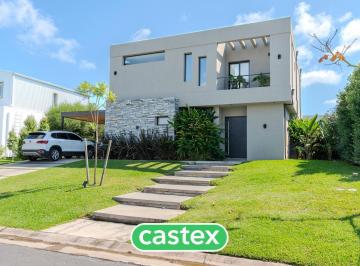Casa · 190m² · 5 Ambientes · 3 Cocheras · Casa en Venta y Alquiler Acacias Puertos Lote Interno