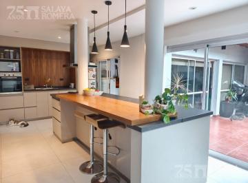 Casa · 189m² · 4 Ambientes · 2 Cocheras · Casa en Venta Dos Plantas, 4ambientes Actualizada 3 Dorm. Florida Oeste