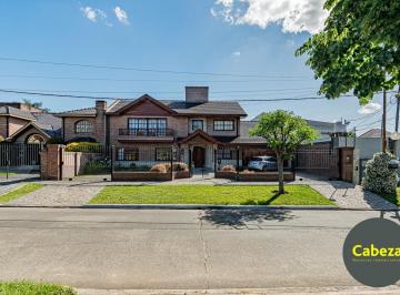 Casa · 400m² · 6 Ambientes · 6 Cocheras · Casa en Venta en Quilmes Oeste