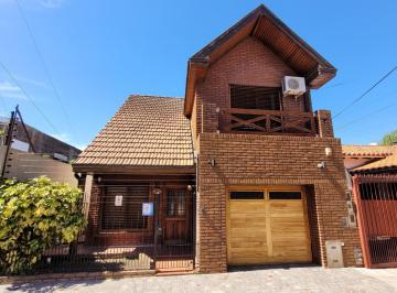 Casa · 158m² · 4 Ambientes · 1 Cochera · Casa 4 Ambientes con 1 Cochera en Venta en Quilmes