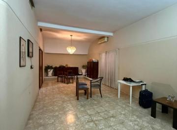 Casa · 280m² · 4 Ambientes · 1 Cochera · Casa en Alto General Paz