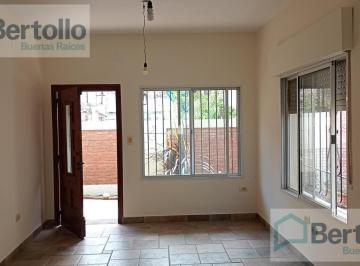 Casa · 72m² · 2 Dormitorios · Venta - Casa Interna - 2 Dorm. - Azcuenaga - Rosario