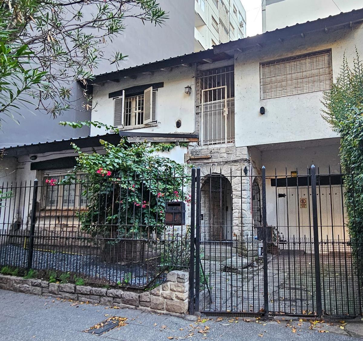 Lote en zonaR1, Lamadrid 2400. Apto desarrollo. Casa de 6 ambientes
