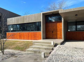 Casa de 4 ambientes, Berazategui · Fincas de Hudson - en Una Planta C/pileta - a Estrenar!
