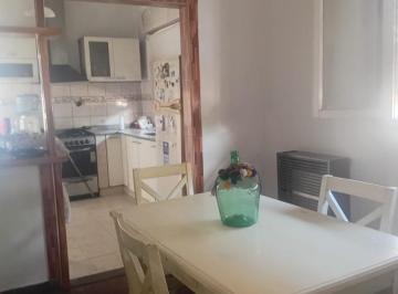 Casa · 90m² · 3 Ambientes · 1 Cochera · Casa 3 Ambientes en Venta en Castelar Norte