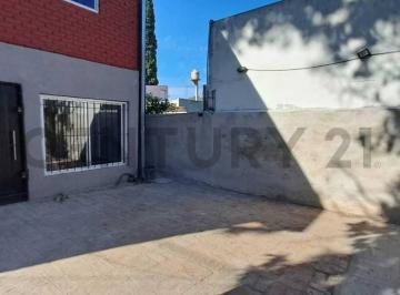 Casa · 180m² · 2 Dormitorios · Venta en Block 2 Casa Duplex y Dos Locales Ezeiza