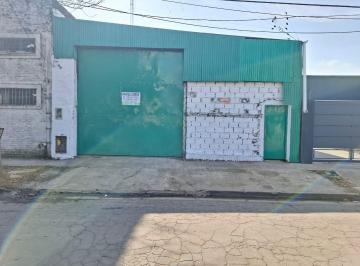 Bodega-Galpón · 300m² · 1 Ambiente · 2 Cocheras · Galpon en Alquiler en Ruta 8