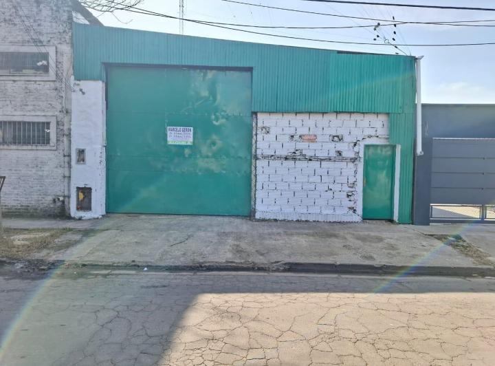 Bodega-Galpón · 300m² · 1 Ambiente · 2 Cocheras