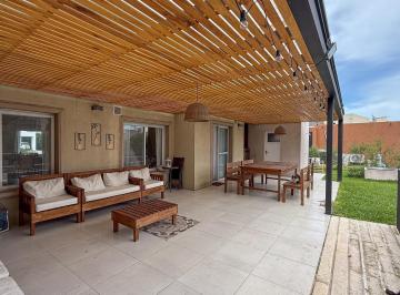 Casa · 150m² · 4 Ambientes · 3 Cocheras · Casa en Venta en Haras Santa Maria - Los Robles - Escobar